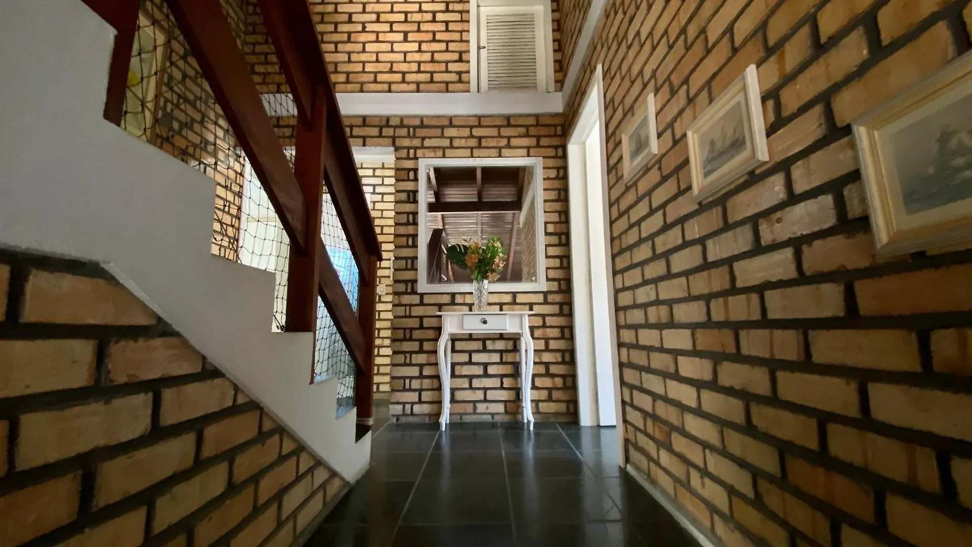 002B - Casa De Veraneio Em Bombinhas Com 4 Dormitorios Proxima Ao Mar Brasilien