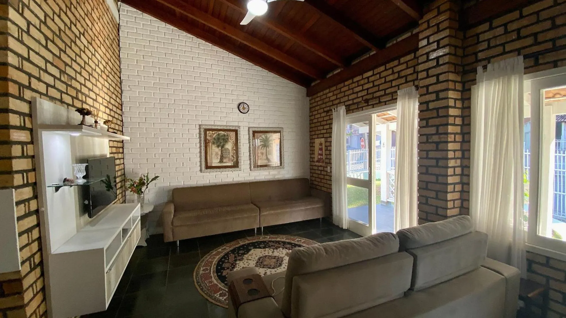 Ferienhaus 002B - Casa De Veraneio Em Bombinhas Com 4 Dormitorios Proxima Ao Mar Brasilien